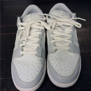 Nike Men's - Size 10 - White and Light Gray Dunks